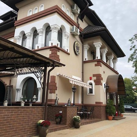 Vila Turistica Tosca Regal Bacau Exterior photo