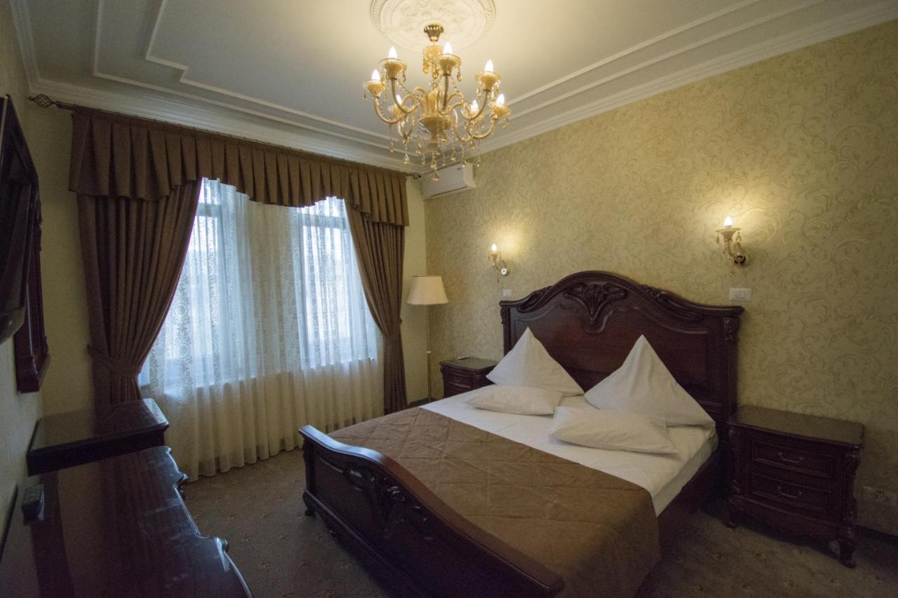 Vila Turistica Tosca Regal Bacau Exterior photo