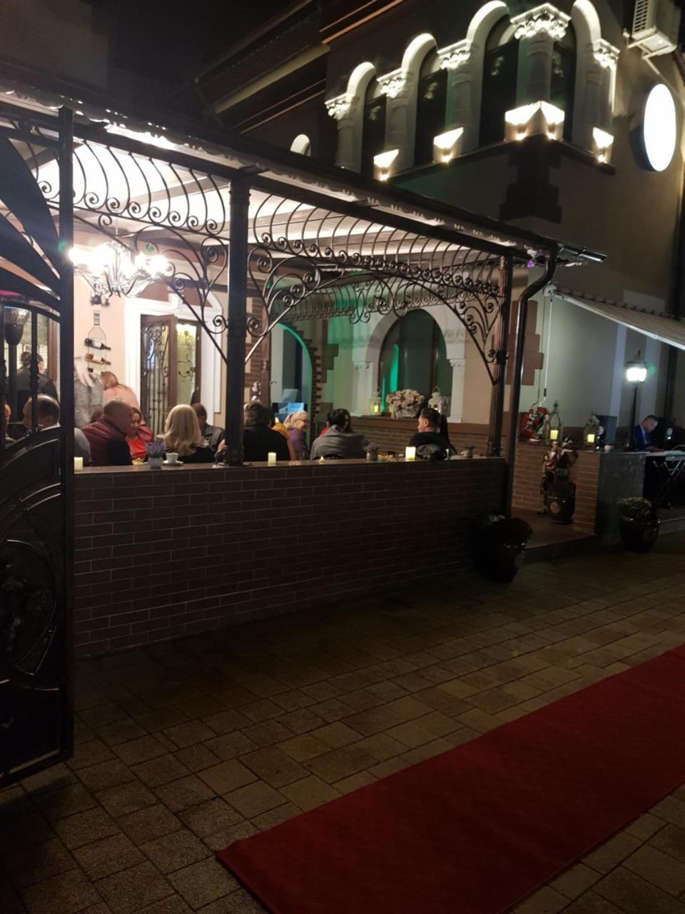 Vila Turistica Tosca Regal Bacau Exterior photo